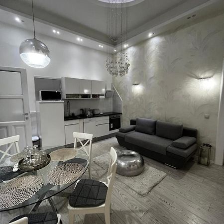 White Luxury Apartment Budapest Esterno foto