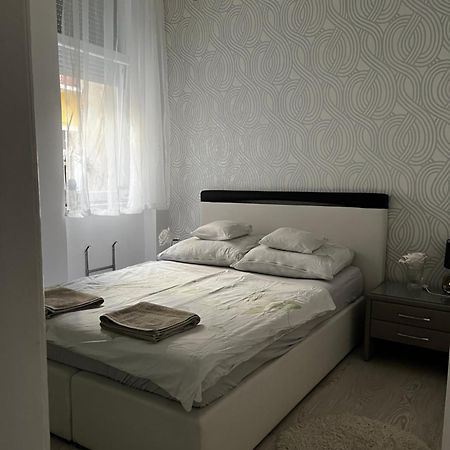 White Luxury Apartment Budapest Esterno foto