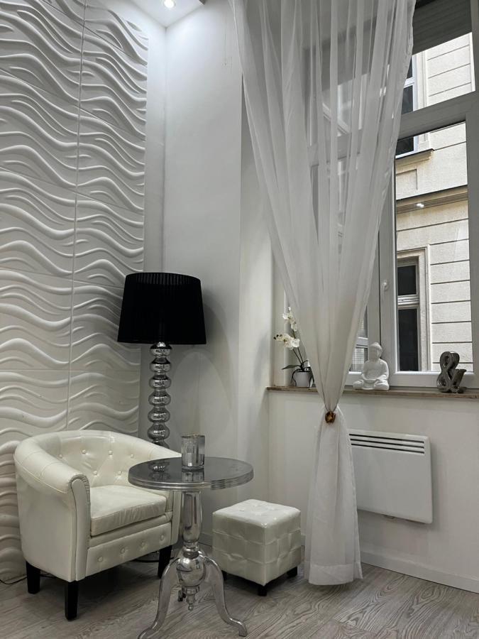 White Luxury Apartment Budapest Esterno foto