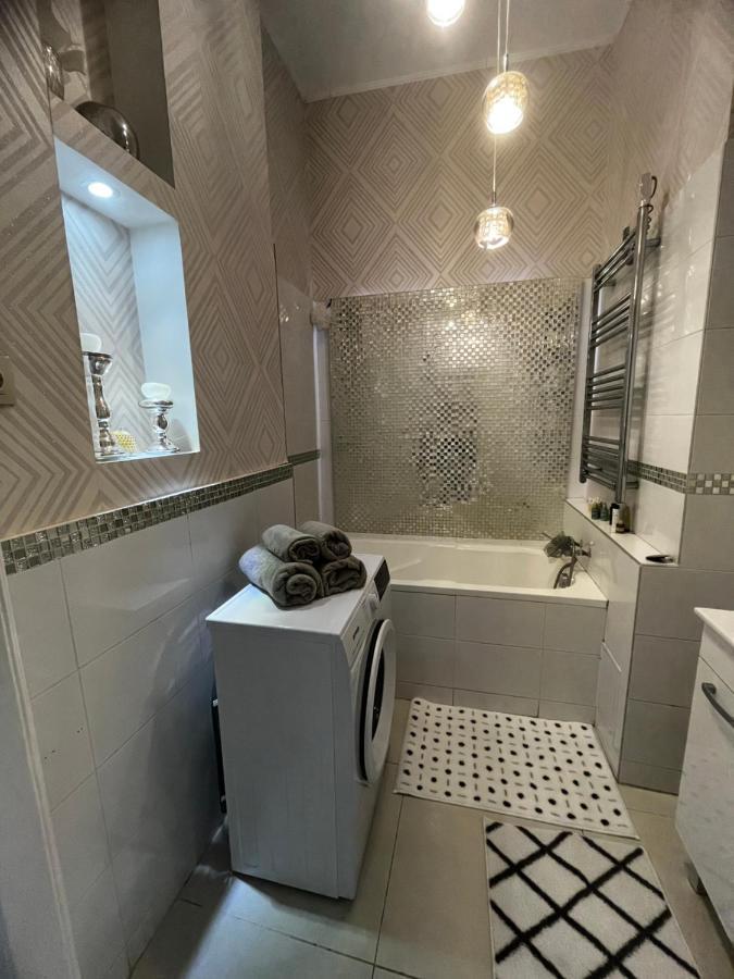 White Luxury Apartment Budapest Esterno foto