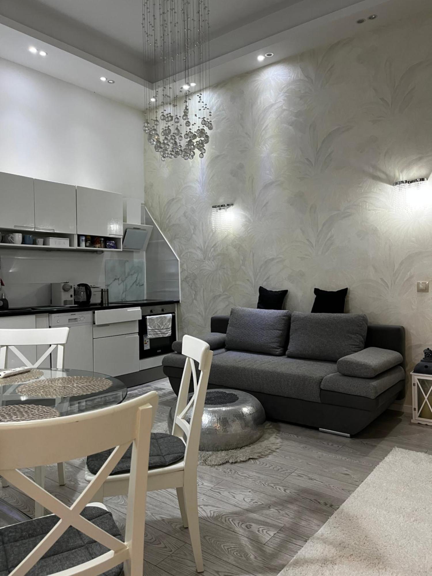 White Luxury Apartment Budapest Esterno foto